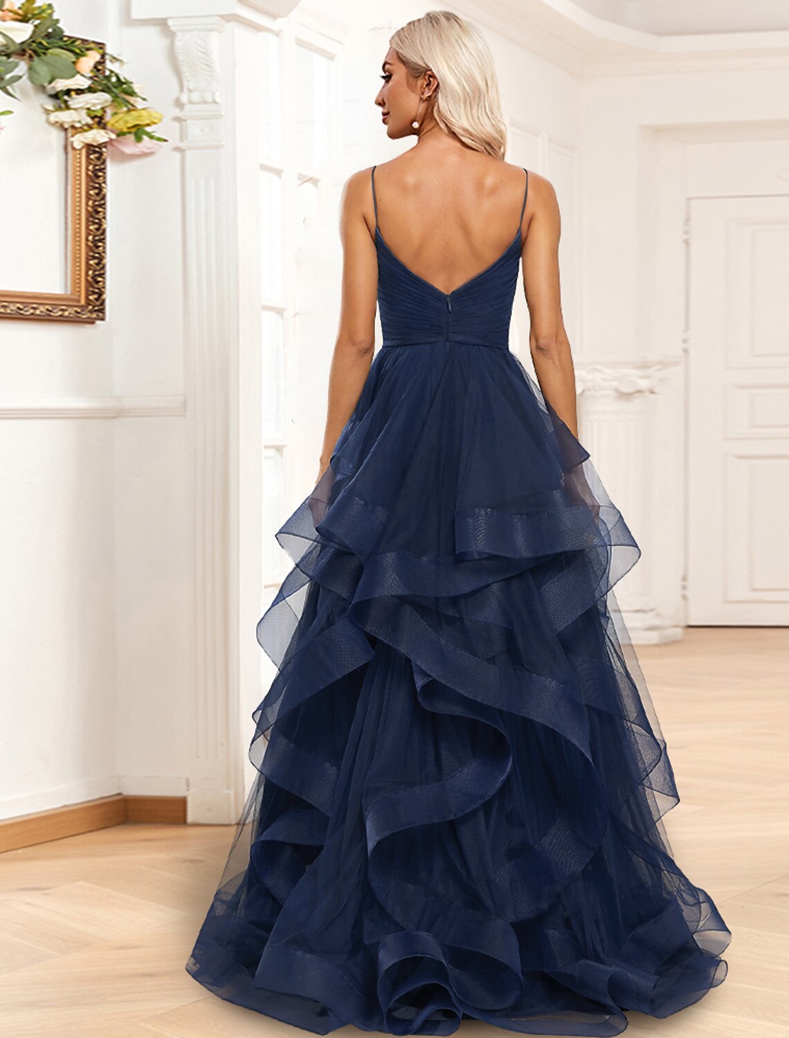 Abito da sera a trapezio, elegante, formale, da invitato a nozze, con strascico a ruota, senza maniche, spalline sottili, in organza con volant arricciati e spacco